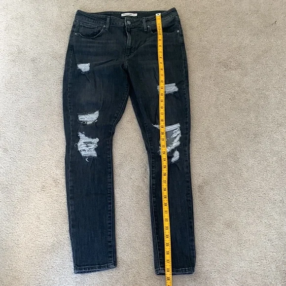 EUC Levi’s Ripped Skinny Jeans - Picture 2 of 5